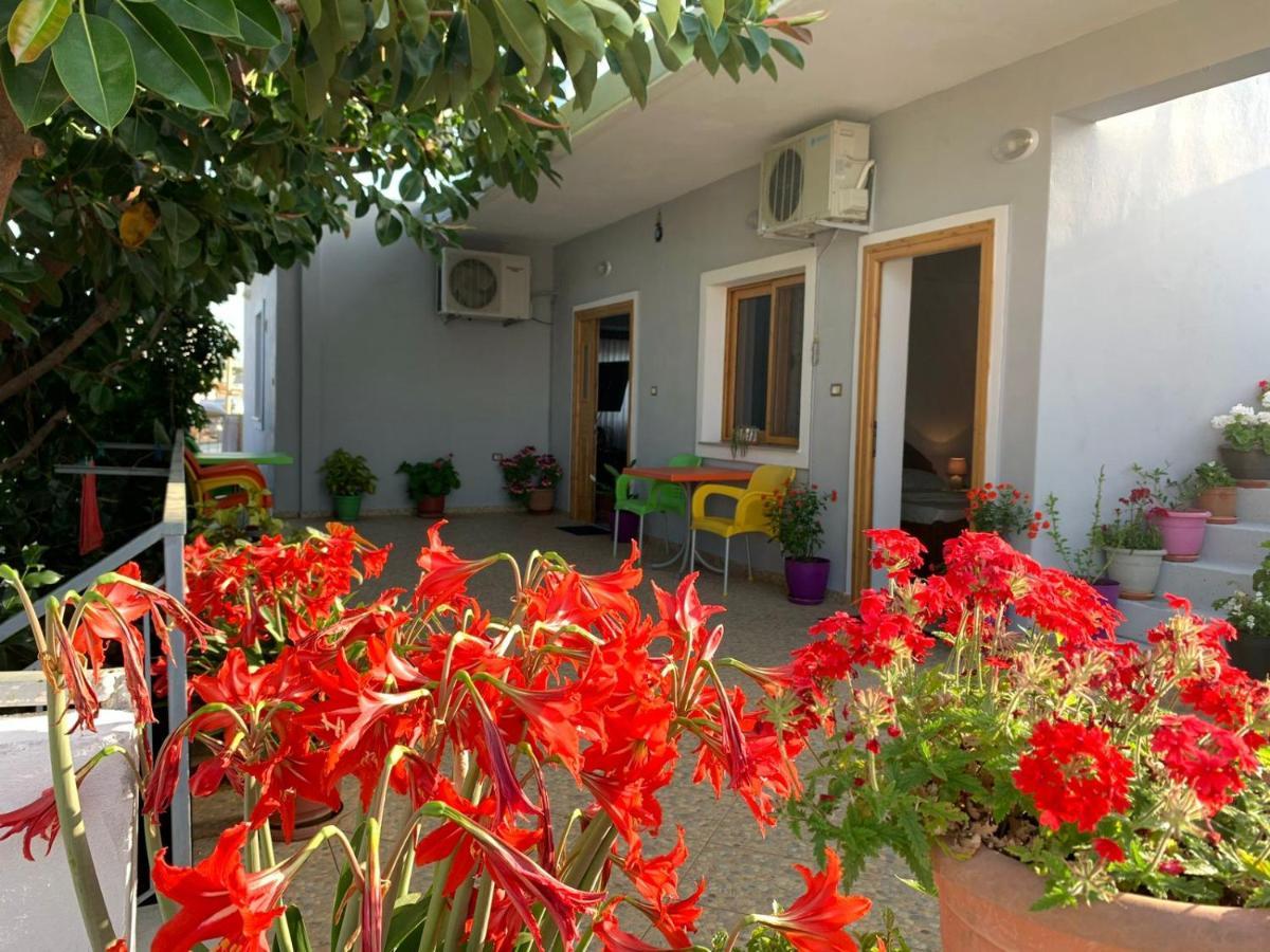 Albi'S Guesthouse Ksamil Extérieur photo