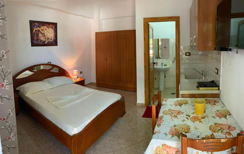 Albi'S Guesthouse Ksamil Extérieur photo