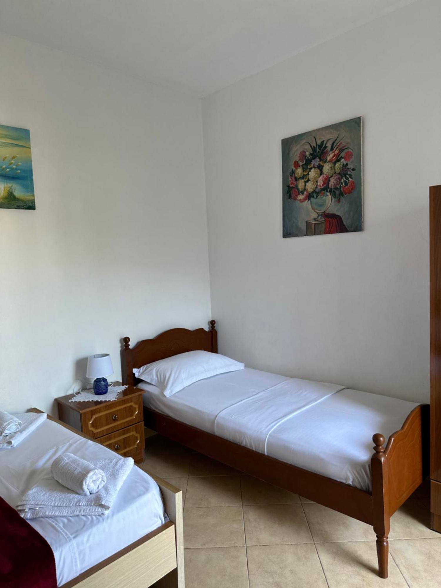 Albi'S Guesthouse Ksamil Extérieur photo