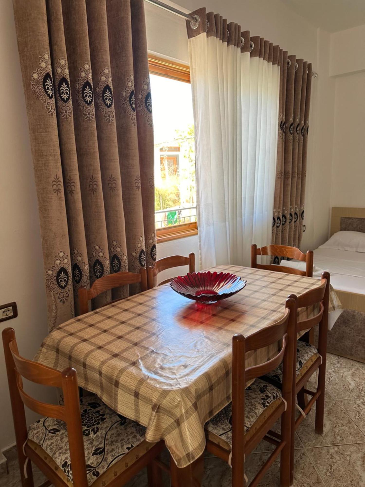 Albi'S Guesthouse Ksamil Extérieur photo